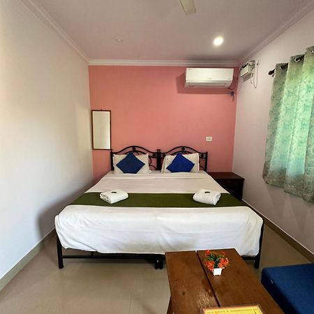 Casa Somanjo Inn Калангуте Екстериор снимка