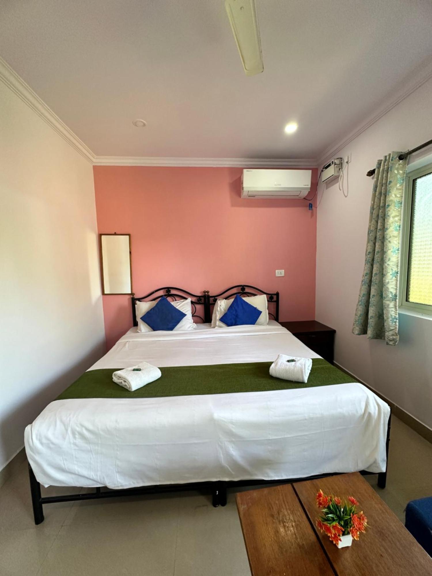 Casa Somanjo Inn Калангуте Екстериор снимка