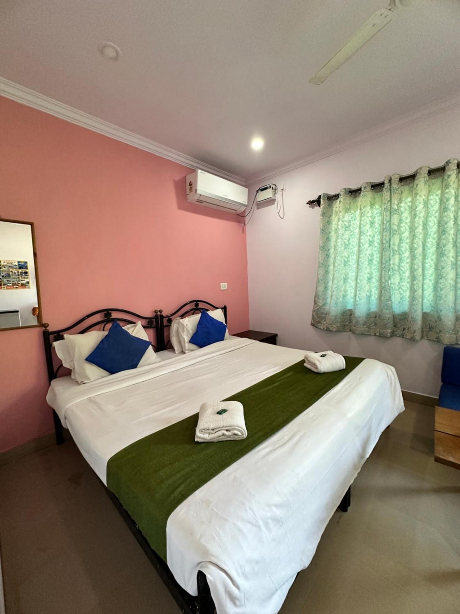 Casa Somanjo Inn Калангуте Екстериор снимка